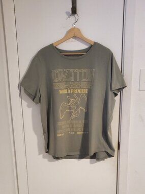Led Zeppelin World Premiere The Song Remains The Same T Shirt Women's Size 2X